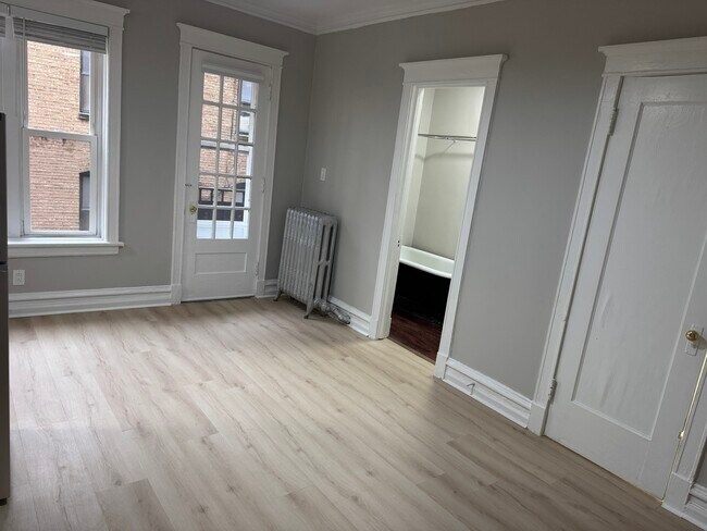 Photo - 4363 N Kenmore Ave Unit 209