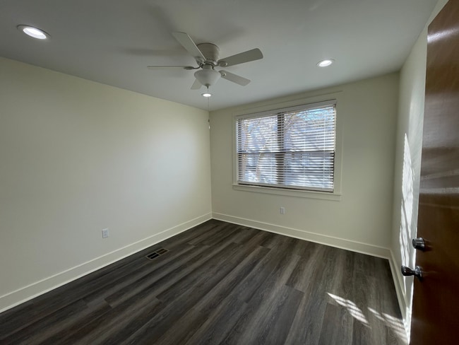 Photo - Gorgeous Old Metairie 2 Bed/1Bath Renovation, steps from Metairie Road! Parking spot included! Unidad A Lower Right