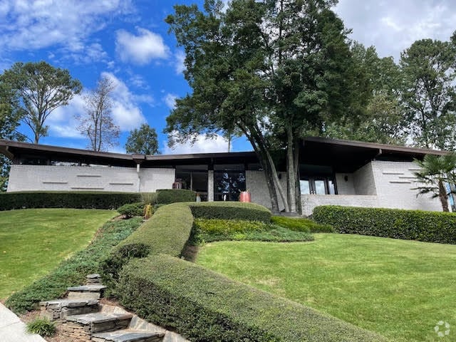 Building Photo - 360 Elden Dr NE Rental