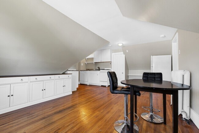 Photo - 28 Evergreen St Unit 3