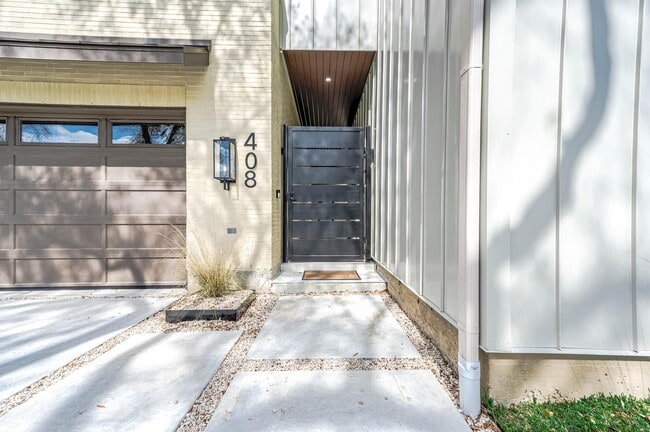 Photo - 408 W 30th St