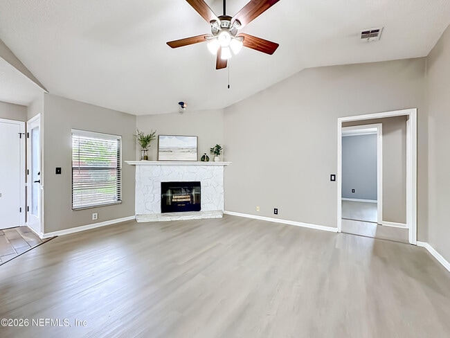 Photo - 341 Hickory Hollow Dr N