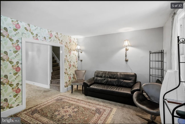 Living - 212 Mannion Ave