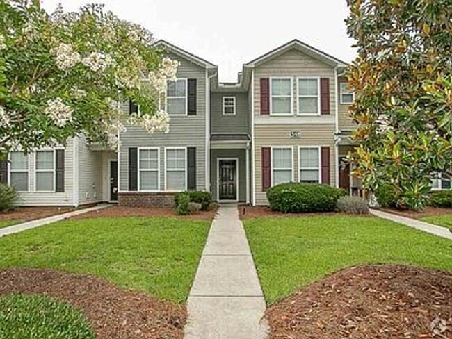 Building Photo - 3 bedroom, 3 bath townhome in Kiskadee Parke