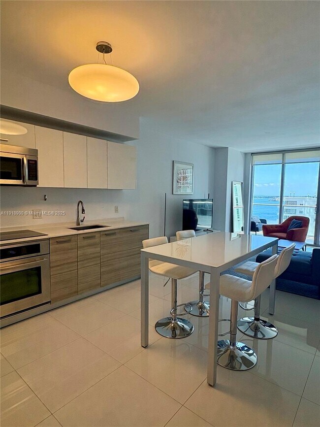 Photo - 1300 Brickell Bay Dr Unit 1607