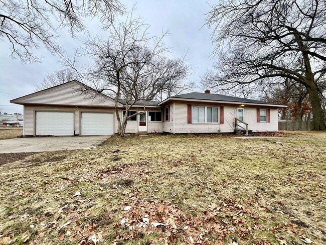 Photo - Spacious Three Bedroom Home in Muskegon