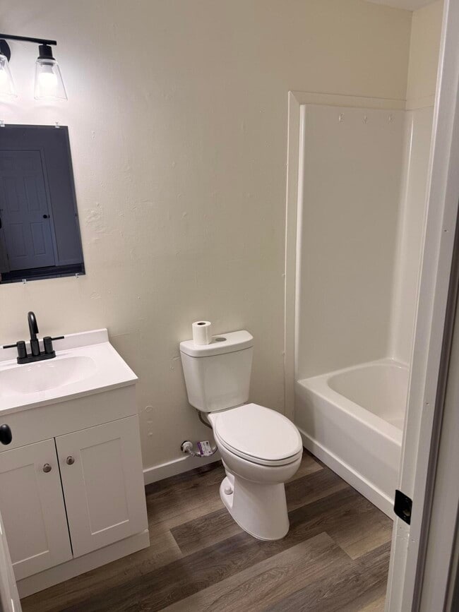 Photo - 623 Boston Pl Unidad B