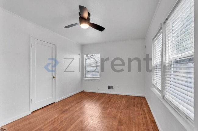 Photo - Unit 3400