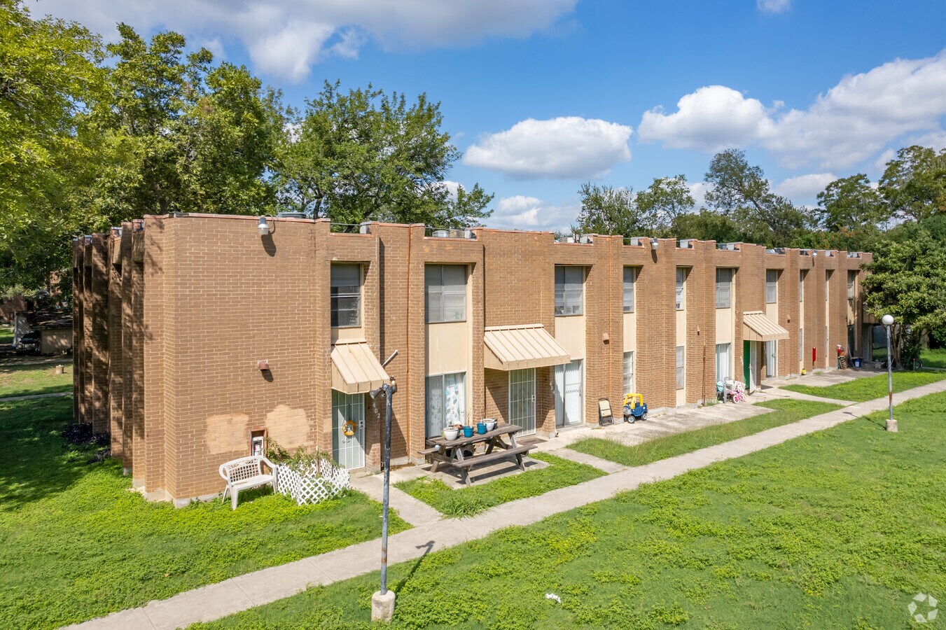 Photo - Riverview Apartments