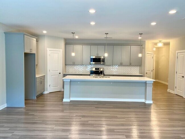 Photo - Gorgeous Like New Townhome in Pineville