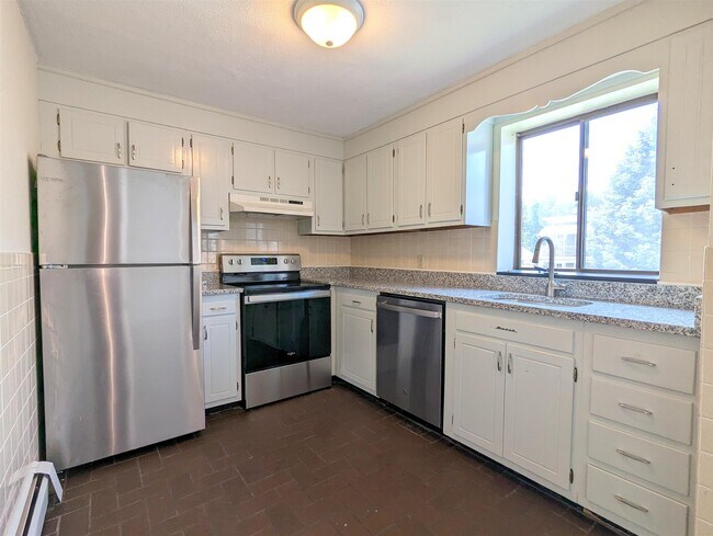 Photo - 84 Newbury St Unit 2