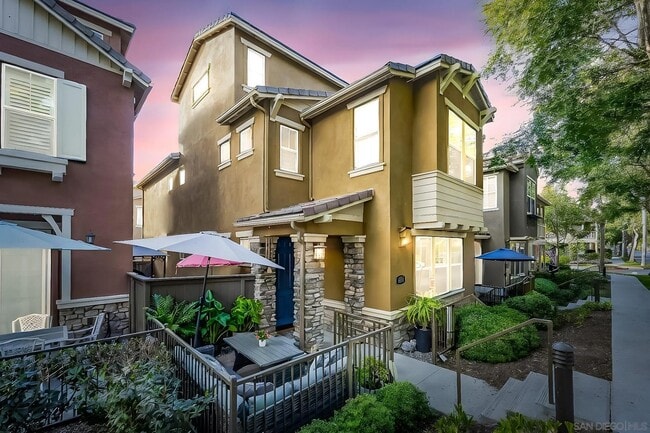Building Photo - 1813 Cyan Ln