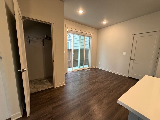 Photo - Beautiful 3 Bed/2.5 Bath Townhome - NE Bend