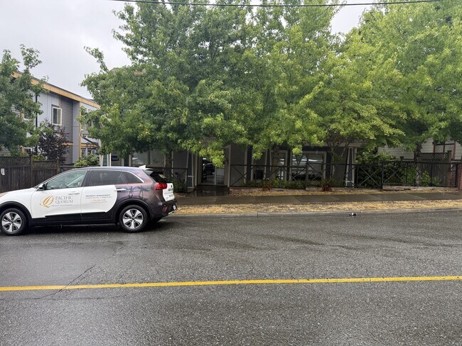 250-250 Selby St