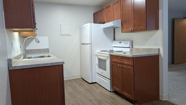 Photo - 926 N 95th St