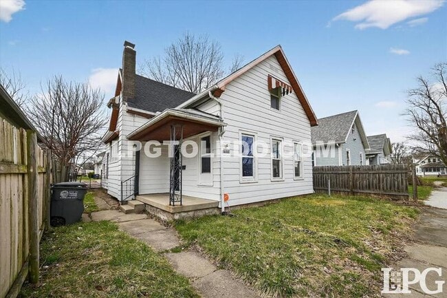 Building Photo - 3905 Peru St