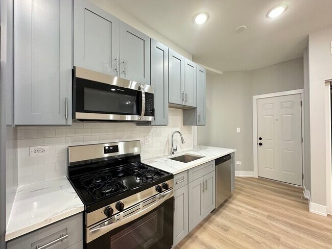 419 W Belden Ave Unit 21