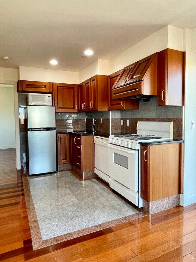 Photo - 4318 Main St Unit 10 a