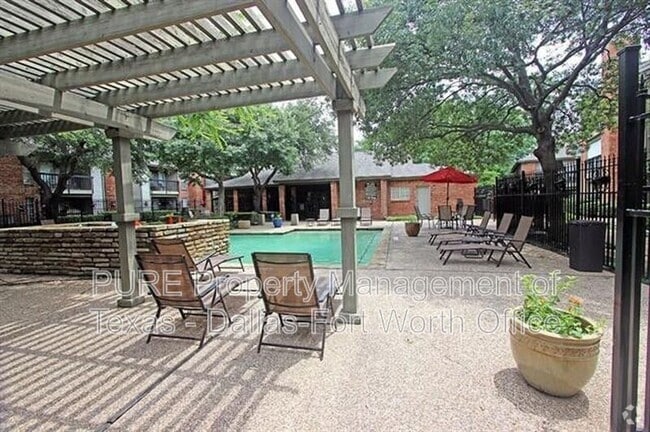 Building Photo - 18333 Roehampton Dr Rental