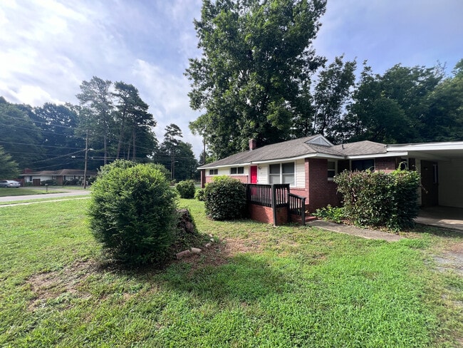 Photo - Room in House on Nations Ford Rd