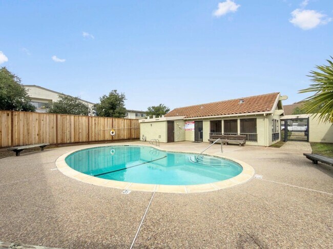 191 Crestview Ct