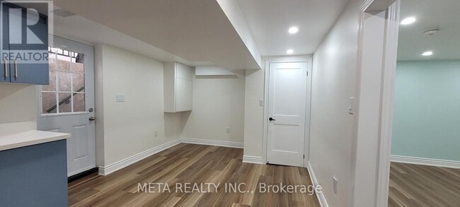 Photo - 741 Ascot Ave