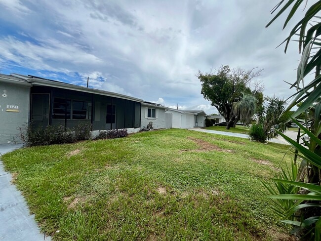 5121 Dove Dr