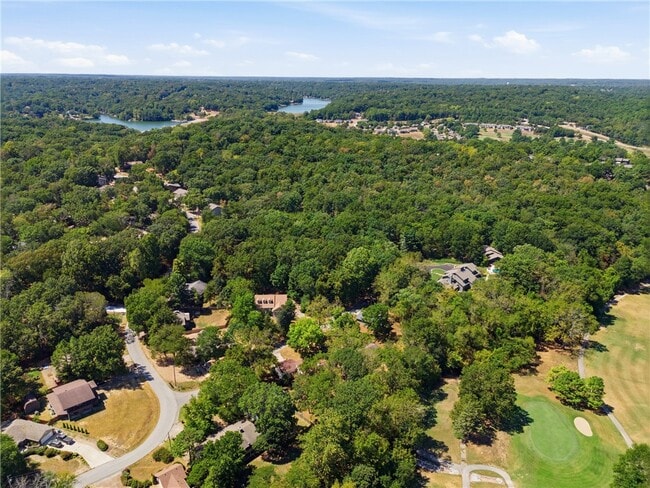 Photo - 6 Nottingham Cir