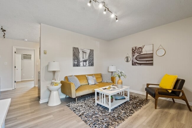 Photo - 2550 Bradford Ct