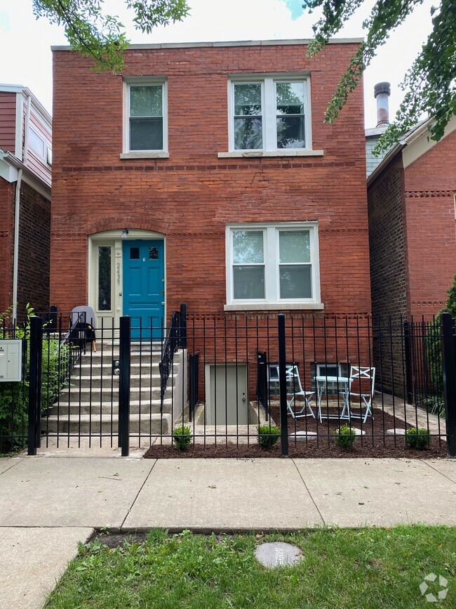 Building Photo - 2439 W Huron St Unit 1 Rental