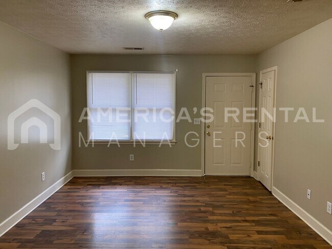 Photo - 1305 & 1307 Avenue C SE Unit 1307 Avenue C SE