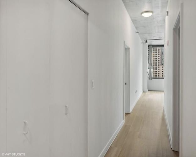 Photo - 235 W Van Buren St Unidad 2219