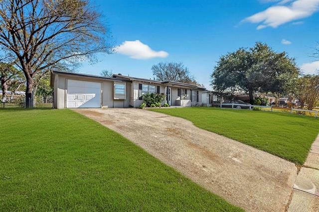 Building Photo - 310 Palm Oak Dr