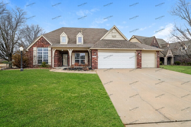 Building Photo - 10101 E 95th Ct N