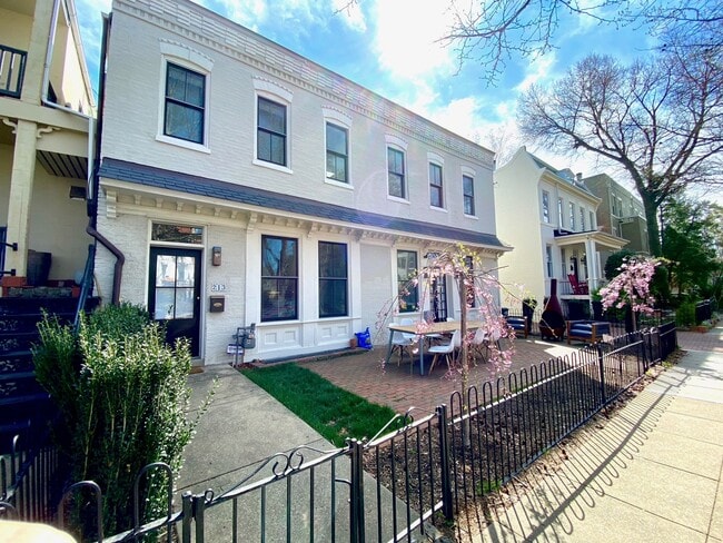 Photo - 213-211 11th St NE