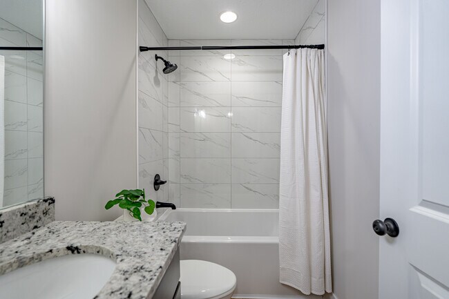 425 Lexington Ave Unit 8