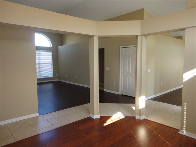 Photo - 96 Desiree Aurora St