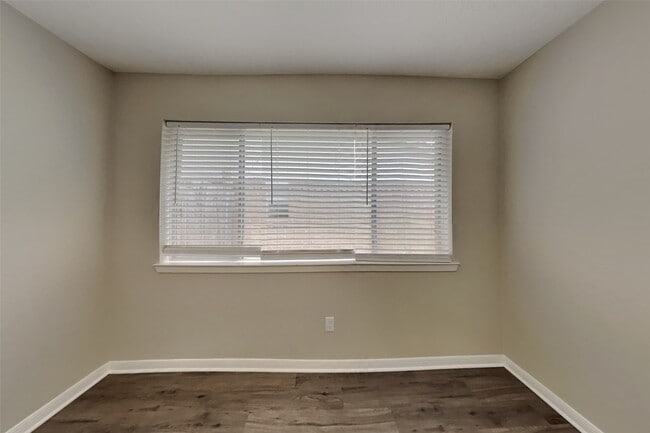 Photo - 7011 Sharpsburg Dr
