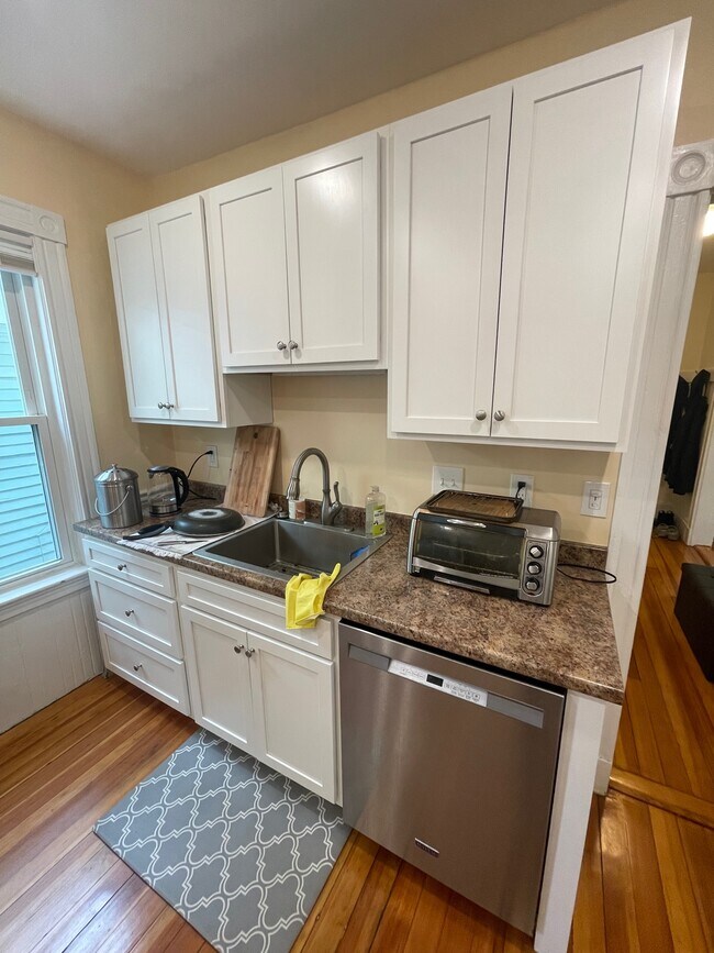Photo - 10 Chandler St Unit 2