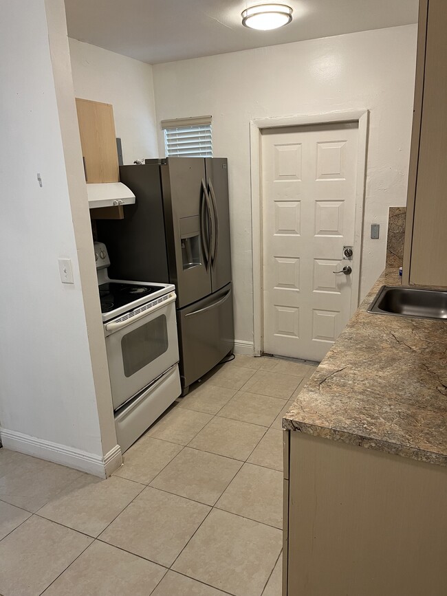 Photo - 739 NW 53rd St Unidad duplex