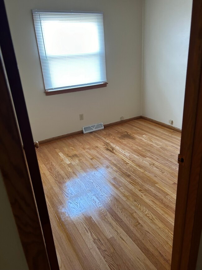 Photo - 5859 N 117th St