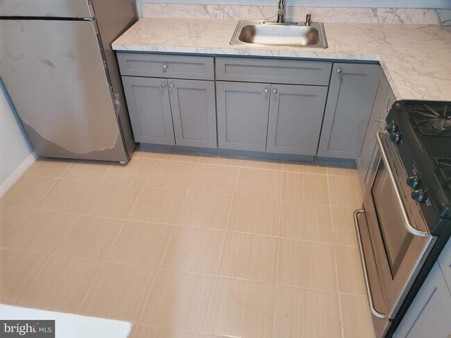 Photo - 2702 Island Ave