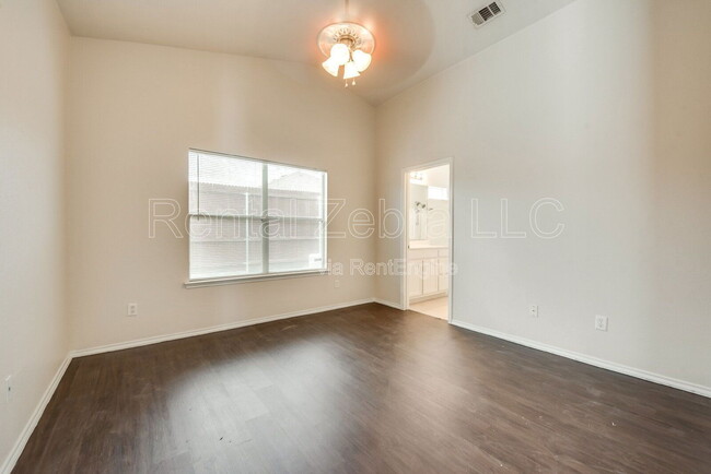 Photo - 1256 Kielder Cir