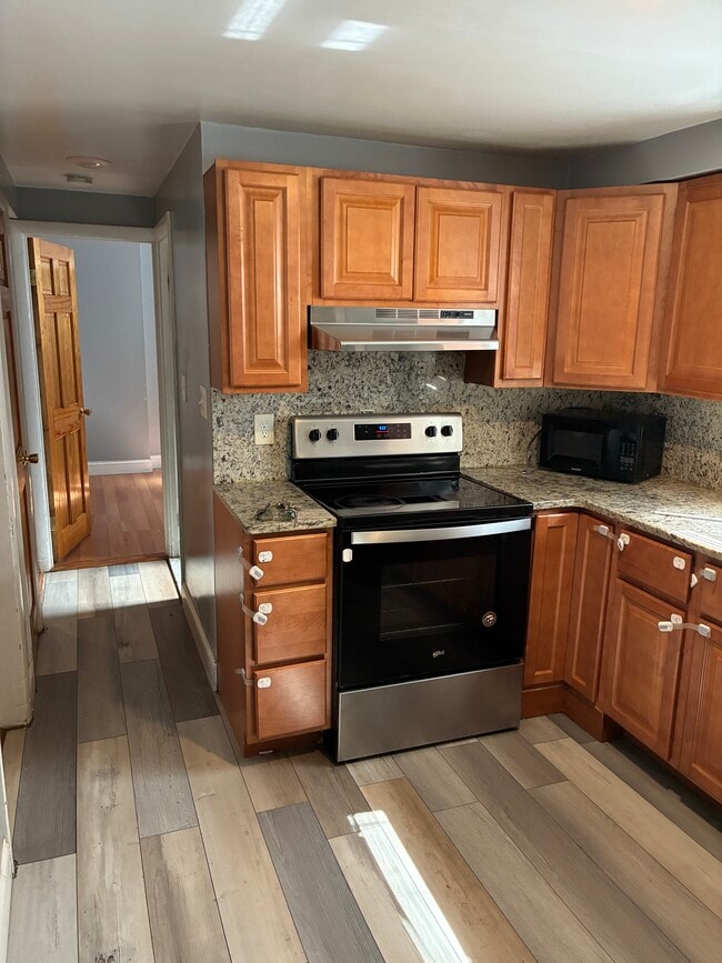 Building Photo - 4 Gladeside Ter Unit Gladeside 1