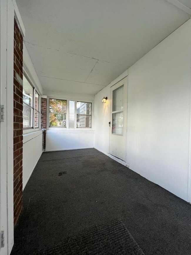 Photo - 415 E Broadway St Unidad 415 E. Broadway