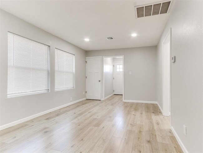 Photo - 705 N Key Blvd