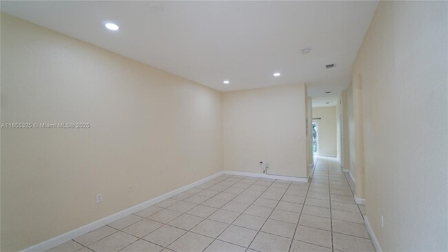 Photo - 1535 SE 26th St Unit 103