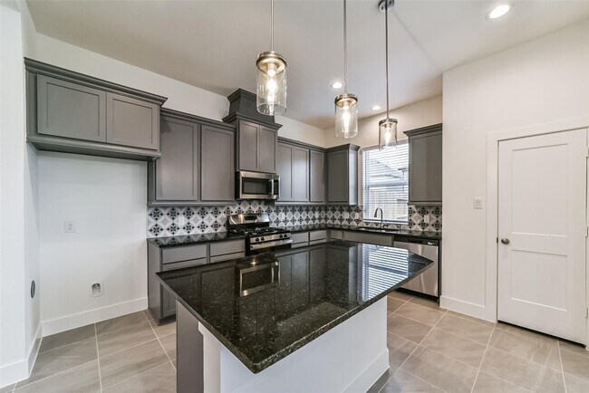 Photo - 1531 Crystal Stream Dr