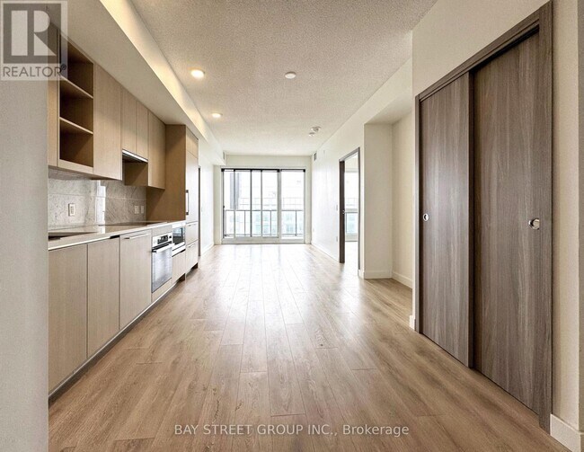Photo - 85 McMahon Dr Unit 3605