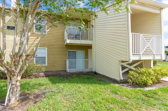 Building Photo - 302 Lake Parsons Green Unit 103